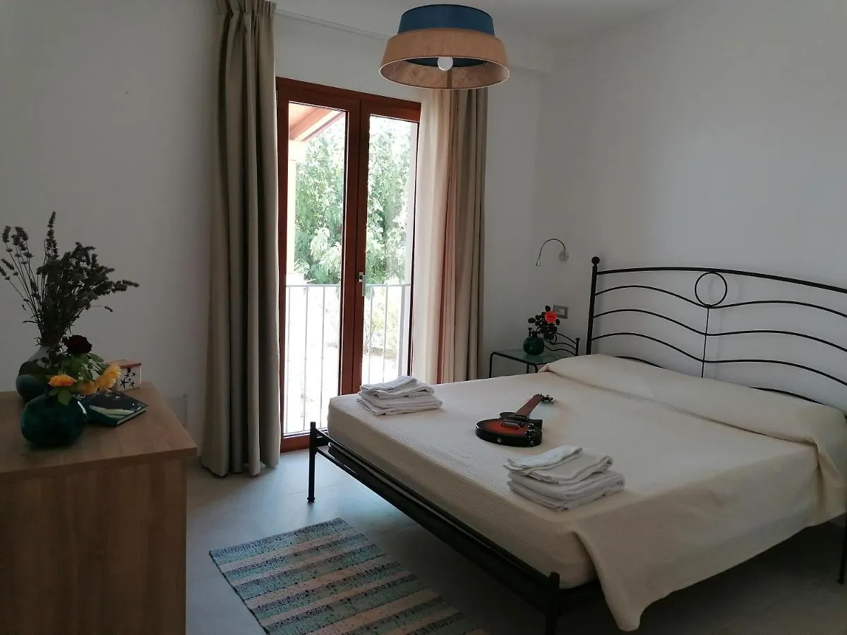 Body And Soul Apartamento Cala Gonone Itália